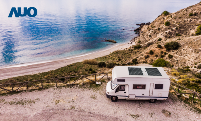 「可撓輕量化太陽光電板SunCurva」使用輕量特殊耐候型複合板取代傳統太陽能板的玻璃前板，不僅降低70%重量，每米平方僅3Kg；具有抗衝擊性能及通過電磁相容性測試，可應用於交通運輸工具，如露營車、遊艇等